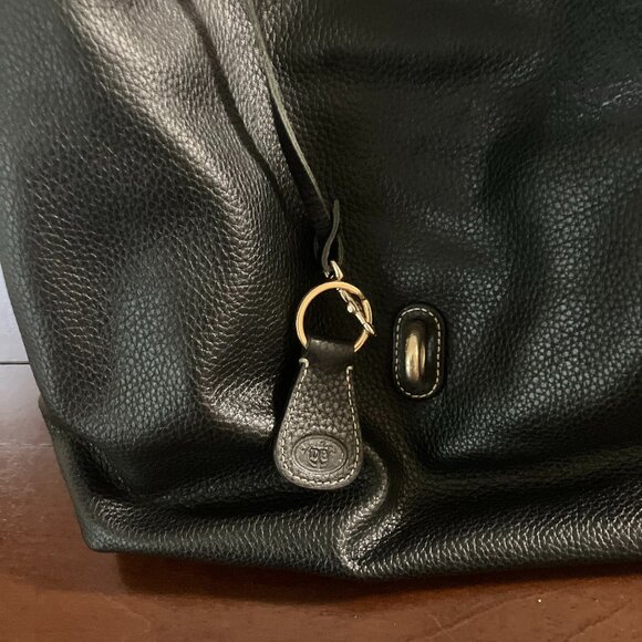 Dooney and Bourke Black Leather Shoulder Bag with inside key hook. - Picture 7 of 9